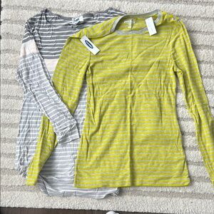 2 Small NWT Old Navy Long Sleeve Tops